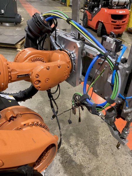 KUKA KR 120 R1800 nano Robot w/ KR C4 NA Controls, Missing Cable Set USED