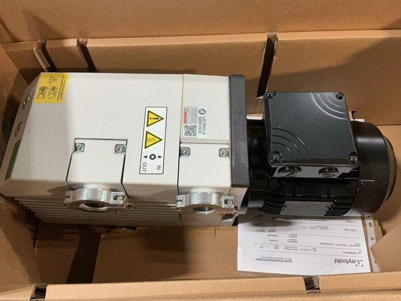 LEYBOLD 0.75 KW TRIVAC B SERIES DUAL STAGE ROTARY VANE VACUUM PUMP  -  1127618