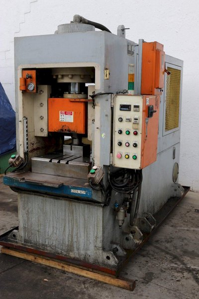 150 TON YAO SHENG MODEL TUVB-1J0P HYDRAULIC PRESS: STOCK 68628