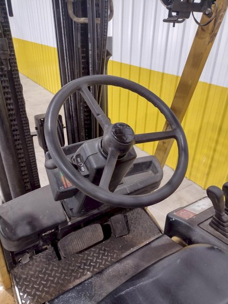 3,000 LB HYSTER MODEL #E45XM-27 ELECTRIC LIFT TRUCK FORKLIFT: STOCK #20642
