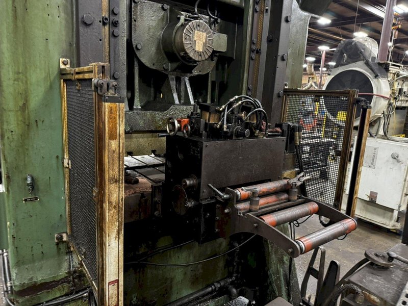 150 TON MINSTER E2-150-42-30 HEVI-STAMPER STRAIGHT SIDE PRESS. STOCK # 0882825