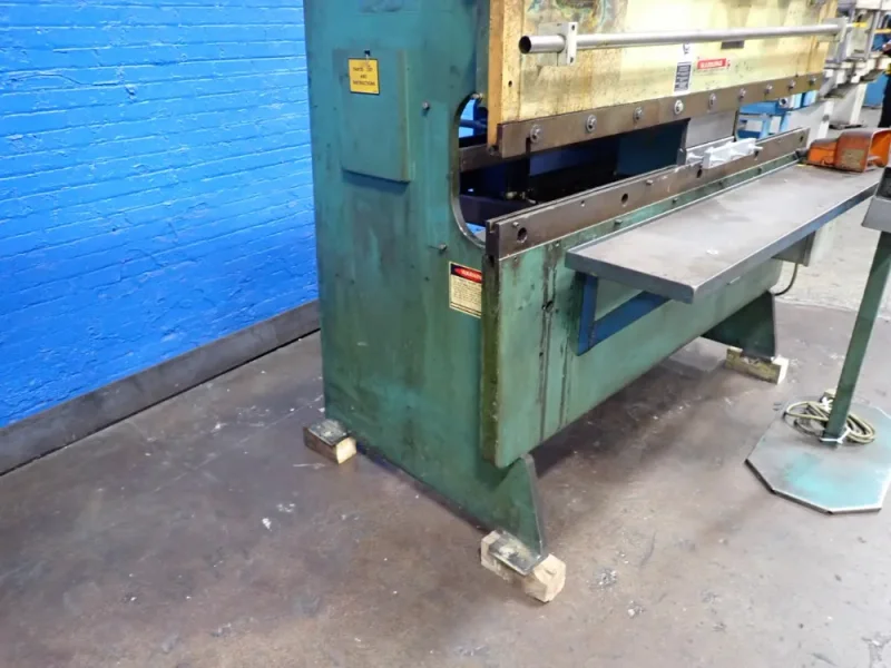 WYSON 72" X 40 TON PRESS BRAKE  -  H-4072
