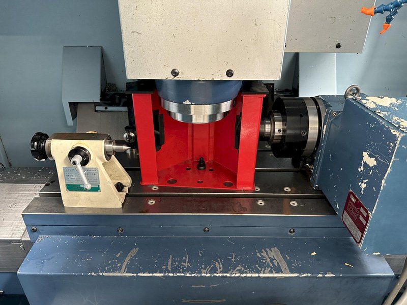 Matsuura ES-550V VMC 2005 With 4th Axis Rotary Table and Tail Stock