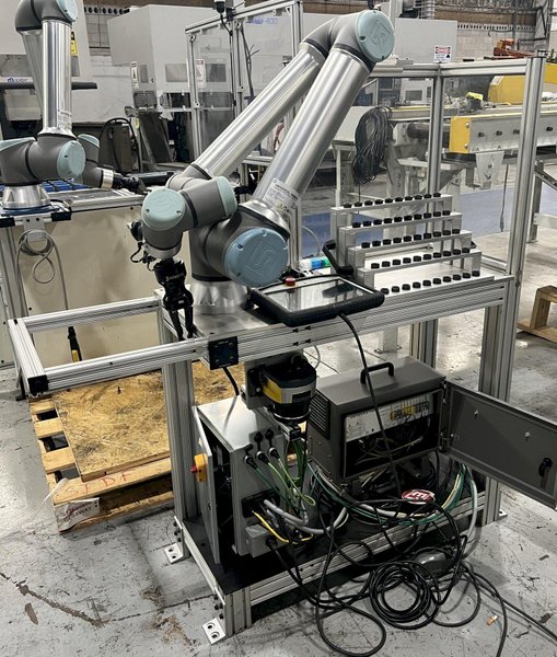 Universal Robots UR10e Cobot With Parts loading base/station. New-2020
