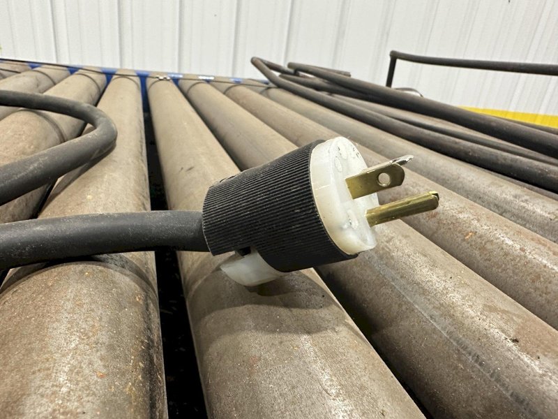 3,000 LBS X 48" X 48" ROTO-MAX HYDRAULIC SCISSOR LIFT TABLE W/ ROTARY LEWCO ROLLER CONVEYOR TOP, 110 VOLT: STOCK #20877