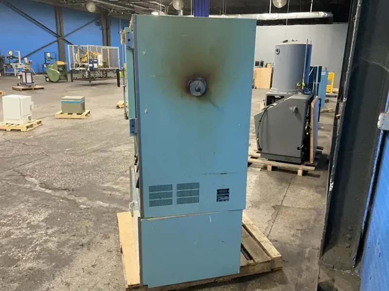 BLUE M 650 DEG. F OVEN  -  P0M7-256C-3