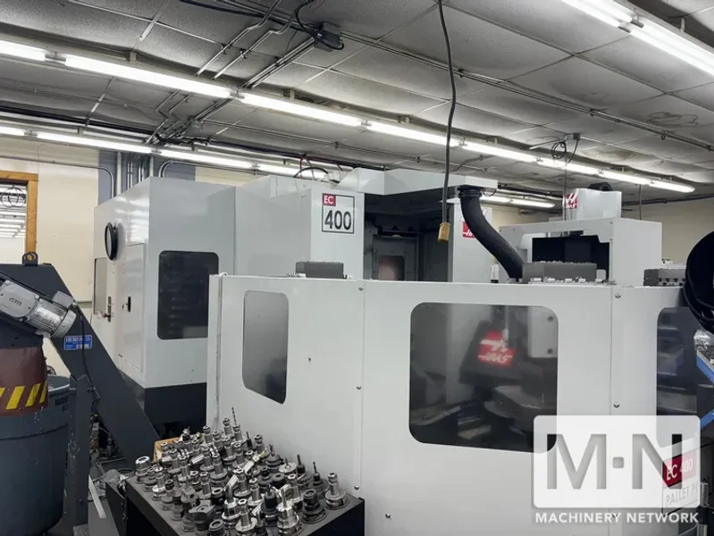 HAAS EC-400PP CNC Horizontal Machining Center, 2011 - LOW HOURS