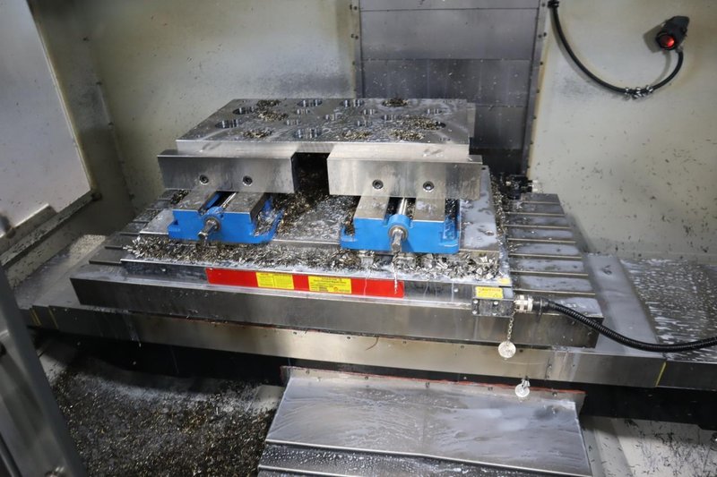 Haas VF-3YT CNC Vertical Machining Center, 40&quot;x26&quot;x25&quot;, CT40, 8,100 RPM, 2-Speed Gearbox, 40 Station ATC,  Probing, Thru Spindle Coolant