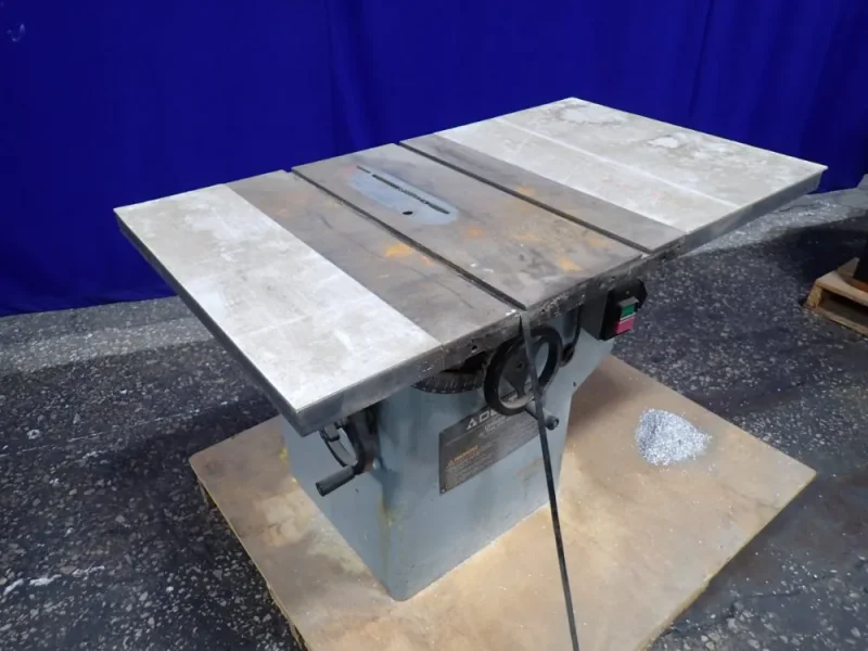 DELTA 47" X 27" 10" TILTING ARBOR SAW   -  34-806