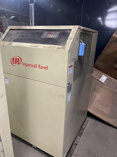 Ingersol rand model MVC800A400 800cfm refrigerated air dryer  s/n 542135