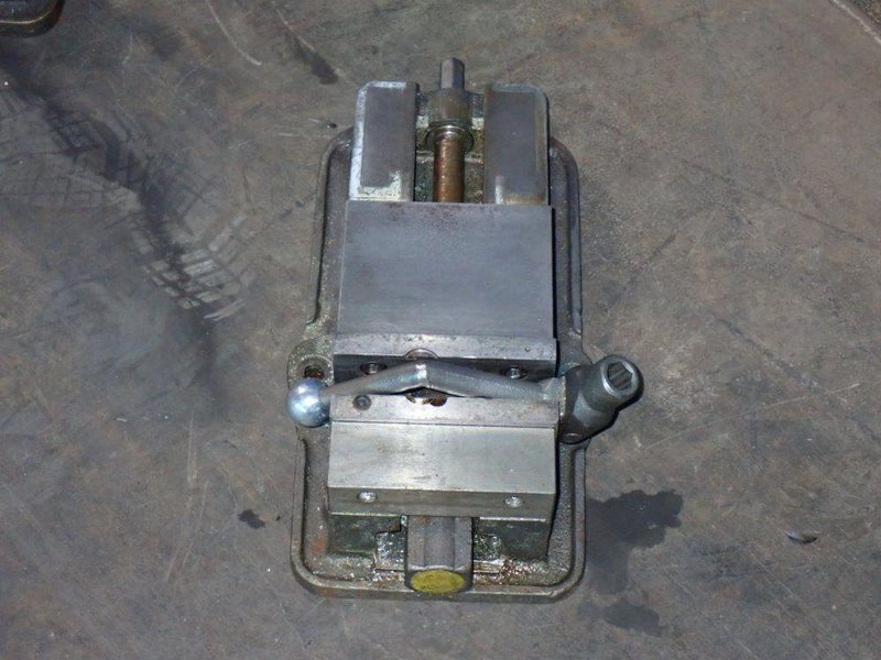 KURT 6" VISE