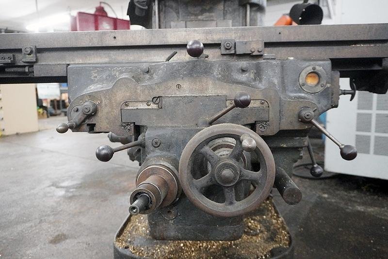 CINCINNATI MODEL #2V VERTICAL MILLING MACHINE: YOBRO #25931