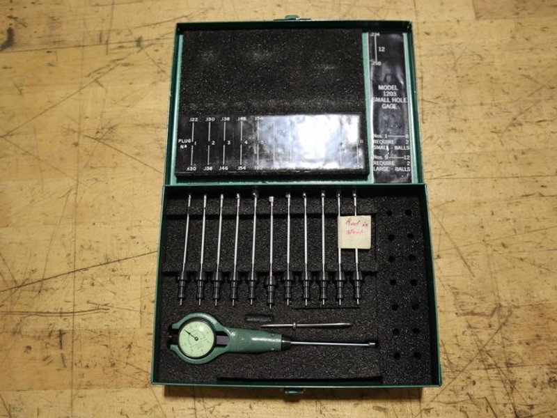 Federal Model 1203 Small Hole Gage w Case, .0001" Res- Auction Item