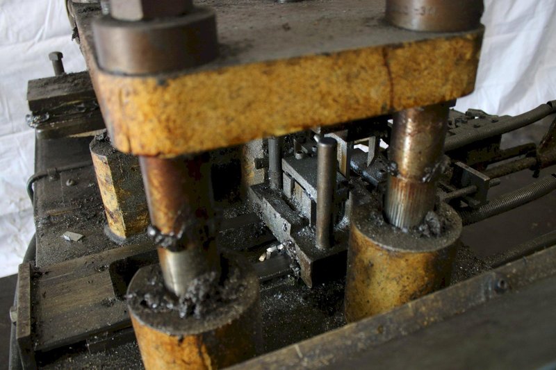 18 TON TISHKEN MODEL # CO-6 -18 4 POST CUTOFF PRESS: STOCK #75279