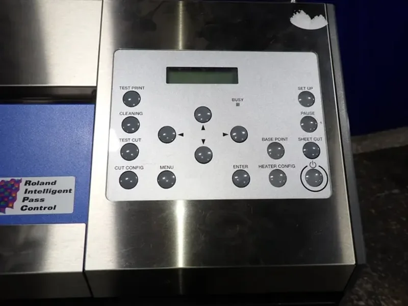 ROLAND 69" PRINTER / CUTTER  -  XR-640