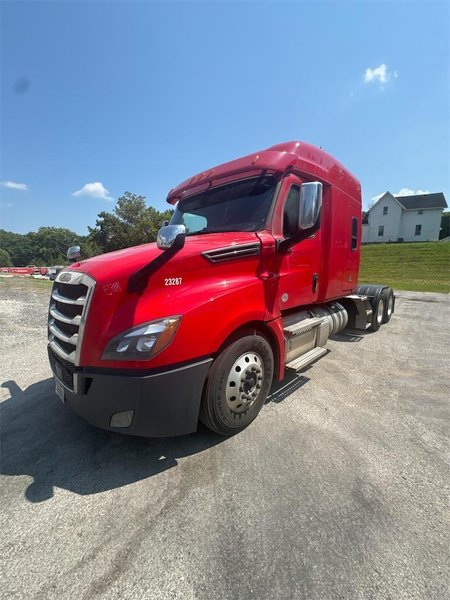 2020 Freightliner Cascadia 126 LC1675