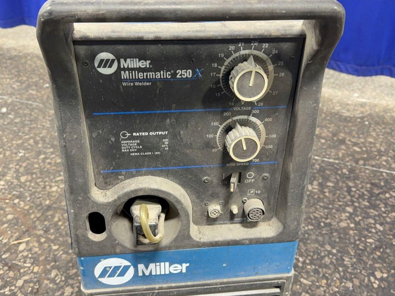 MILLER 200 AMP WELDER   -  MILLERMATIC 250