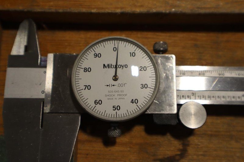 Mitutoyo Verneer Calipers: (4) 12" Dial Type, (2) 8" Digimatic, (1) 12" Absolute Digimatic- Auction Item