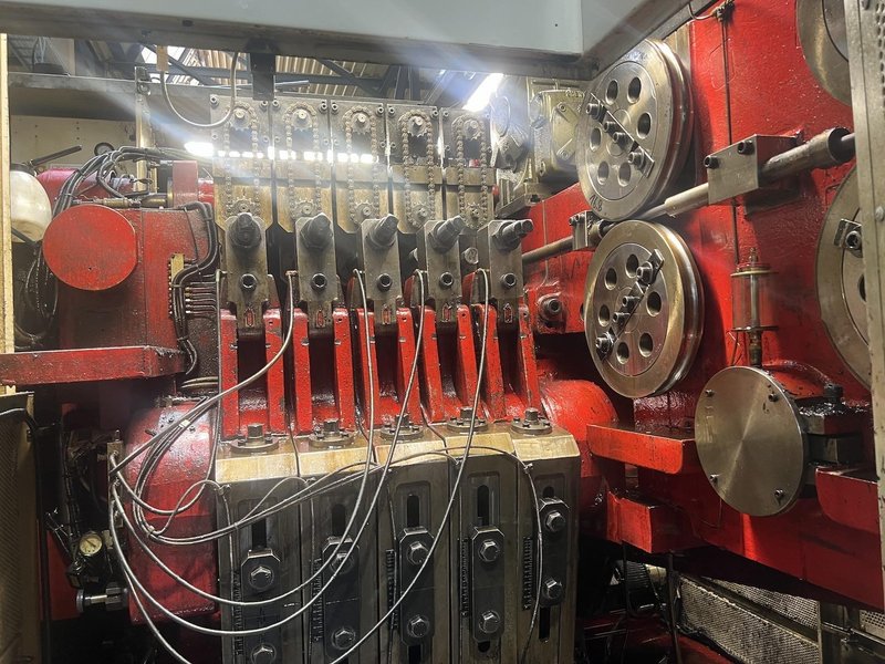 Chun-Zu Model CBP-165S Five Die Bolt Former