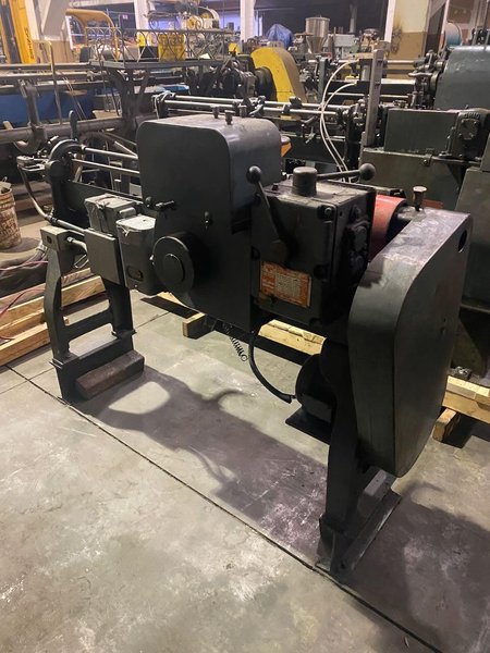 1/8&quot; Lewis Model 1CG Wire Straighten and Cutoff Machine