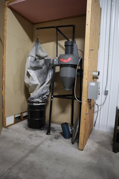 Dayton 5E820B Dust Collector W/ Bag &amp; Barrel- Auction Item