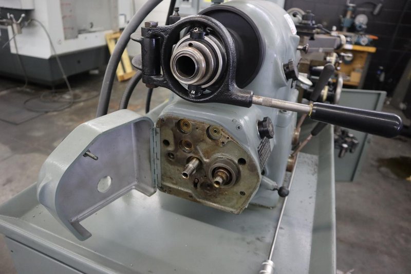 Hardinge HLV-H Toolroom Lathe, Variable Speed Spindle, Power Feeds, Threading, 5C Closer, Chucks- Auction Item