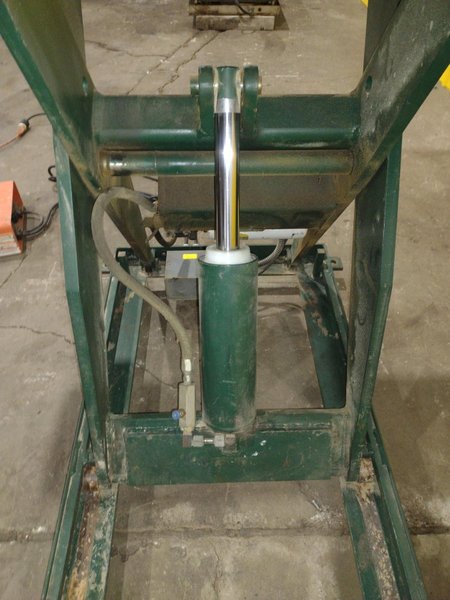2,000 LBS X 48" X 48" SOUTHWORTH HYDRAULIC SCISSOR LIFT TABLE, SINGLE PHASE 110V STOCK3569