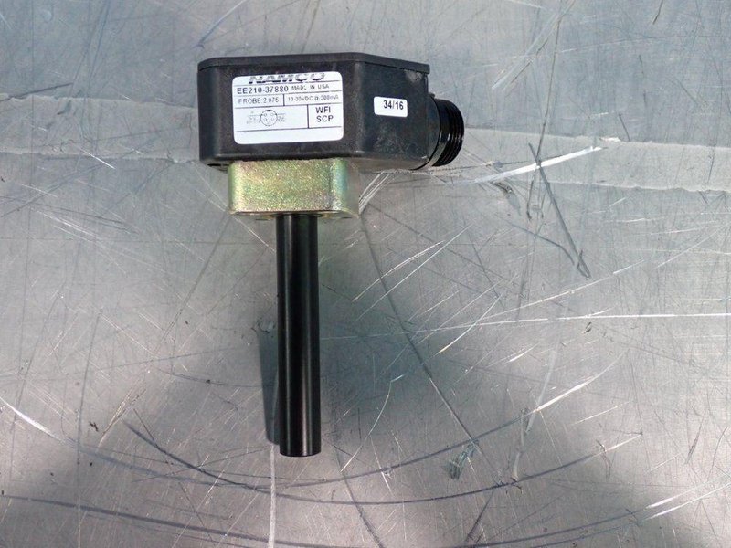NAMCO 3000 PSI CYLINDICATOR PROXIMITY SENSORS  -  EE210-37880