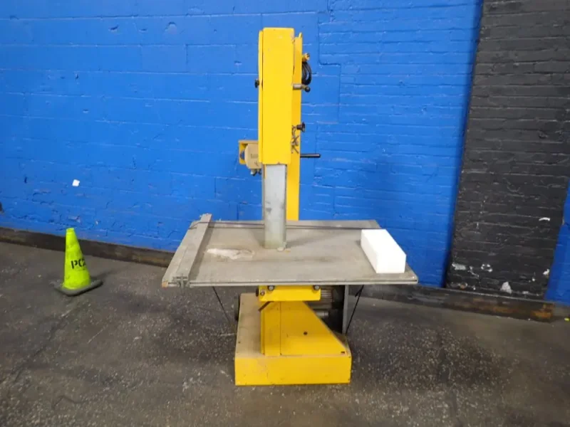 YTONG 19" X 16" VERTICAL BAND SAW  -  MBS-502