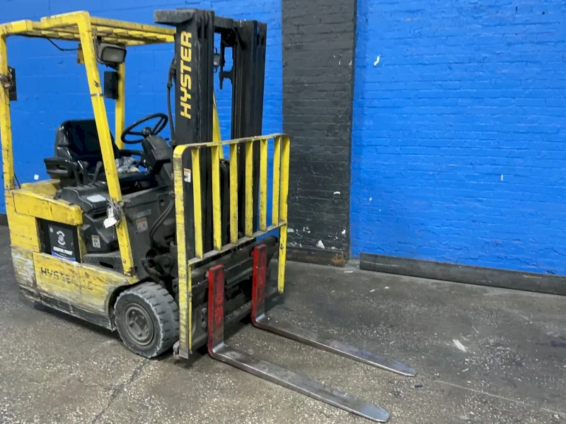 HYSTER 2450 LBS ELECTRIC FORKLIFT  -  J30XMT-22