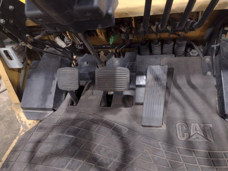 10,000 LBS CATERPILLAR MODEL #GC45KSWB FORKLIFT: YOBRO #25703