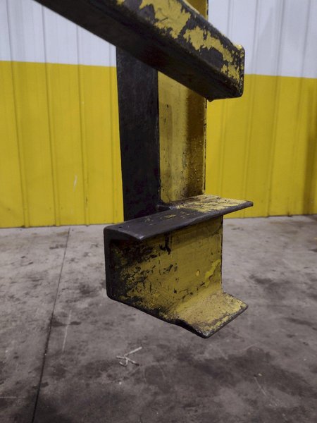 3,000 LBS CALDWELL MOTORIZED COIL GRAB LIFTER: STOCK #22717