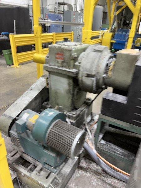 Sterling 3.5″ Plastics Extruder, 24:1 L/D – Herringbone Gear Drive Mixing Screw