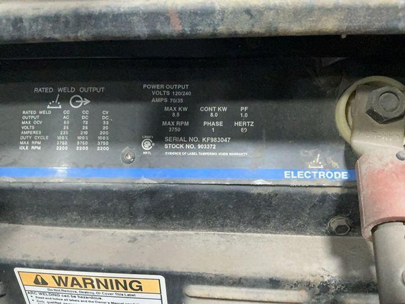 MILLER 70/35 A BOBCAT 225G PLUS WELDER/GENERATOR  -  BOBCAT 225G PLUS