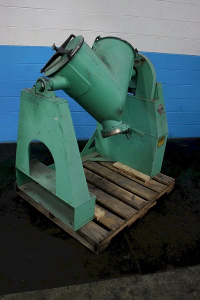 2 CUBIC PATTERSON KELLEY TWIN SHELL DRY BLENDER; STOCK #75400