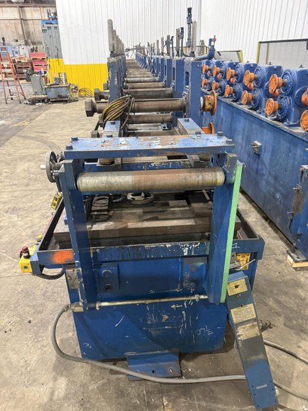 16 STAND x 3" X 18" ROLL SPACE BRADBURY MODEL #430 U-JOINT DRIVE ROLLFORMER: YOBRO #25254