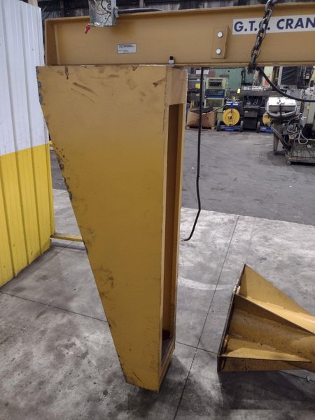 1 TON X 12&#039; X 7&#039; GORBEL FREE STANDING JIB CRANE W/ 1 TON CM LODESTAR ELECTRIC CHAIN HOIST: STOCK #23675