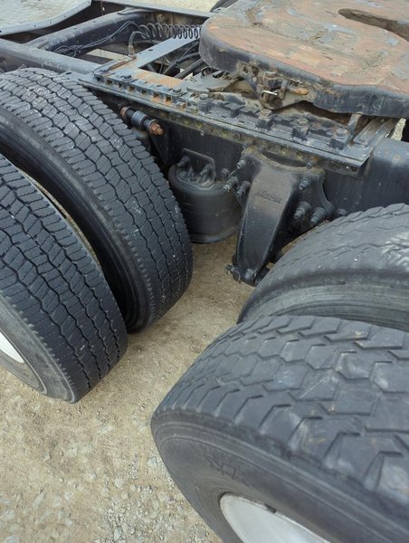 2013 Freightliner Cascadia 1FUJGLDR2DSBR0061