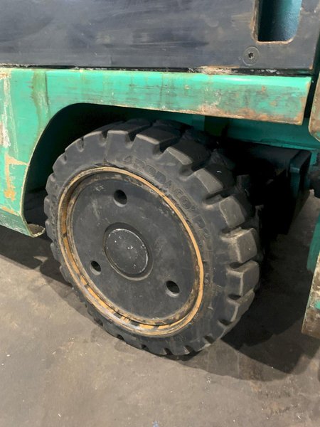 4,450 LB. MITSUBISHI MODEL FBC25N-AC ELECTRIC FORKLIFT. STOCK # 1162923.