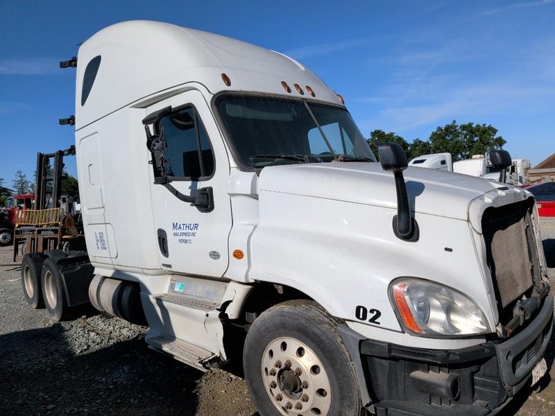 2017 FREIGHTLINER CASCADIA 125 HJ4883