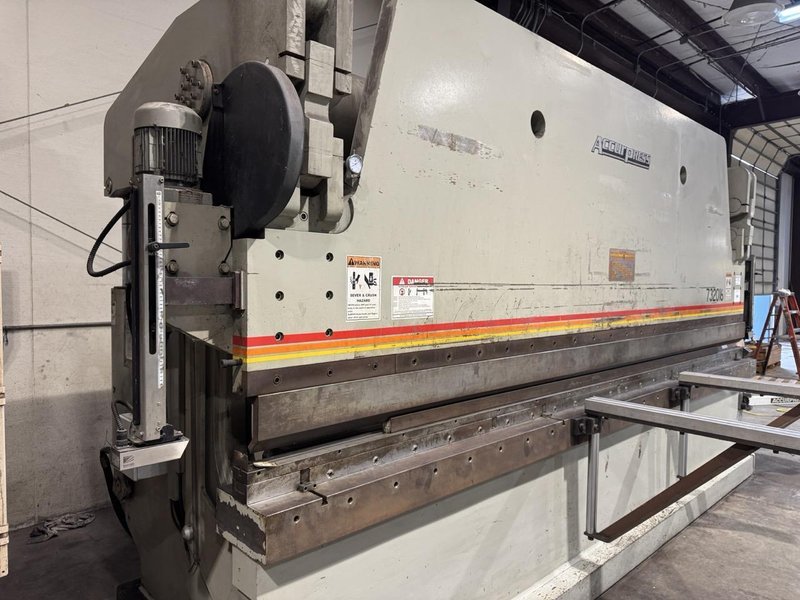 320 ton X 16′ Accurpress 732016 CNC Press Brake, 2006 – 4 axis back gage,  manual crowning block