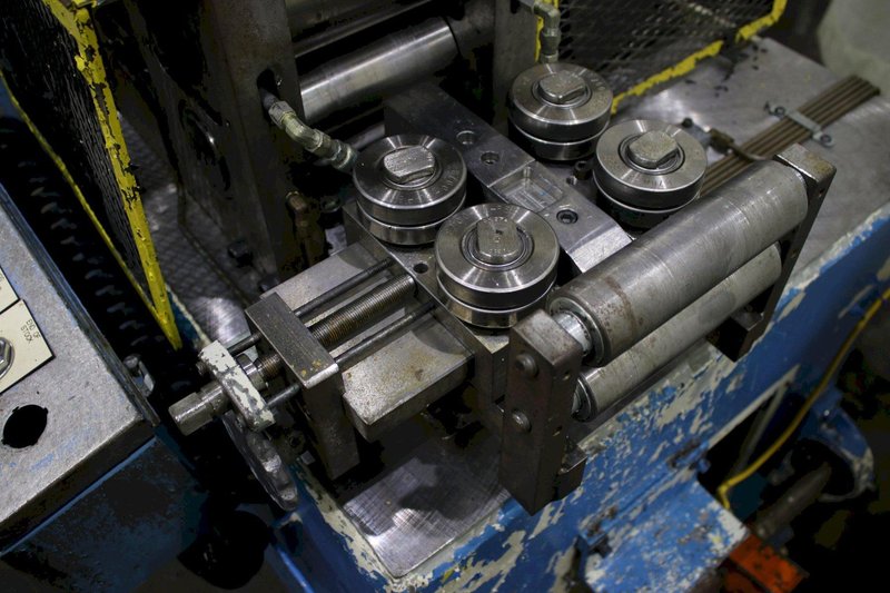 TISHKEN MODEL #6 R 6 LEVELER/FEEDER/STRAIGHTENER: STOCK #75276