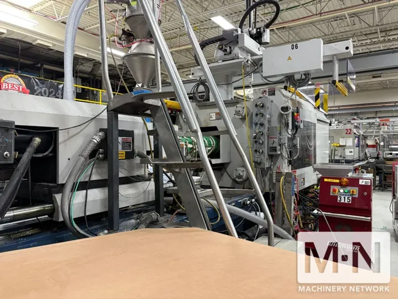 300 TON 25.4 OZ VAN DORN MODEL 300HT-1220 INJECTION MOLDING MACHINE MFG NEW 2001