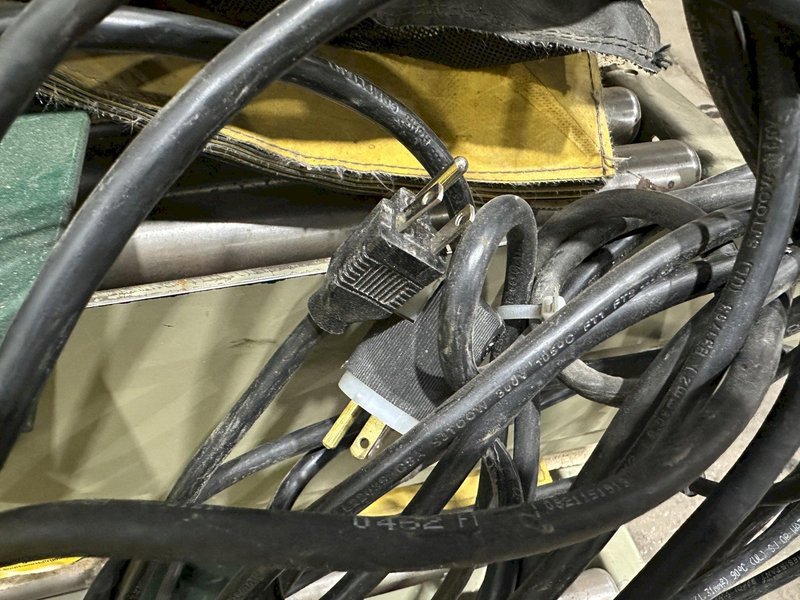 3800 LBS X 60" X 42" SOUTHWORTH HYDRAULIC SCISSOR LIFT TABLE WITH ROLLER CONVEYOR TOP, 110 VOLT: STOCK #20889