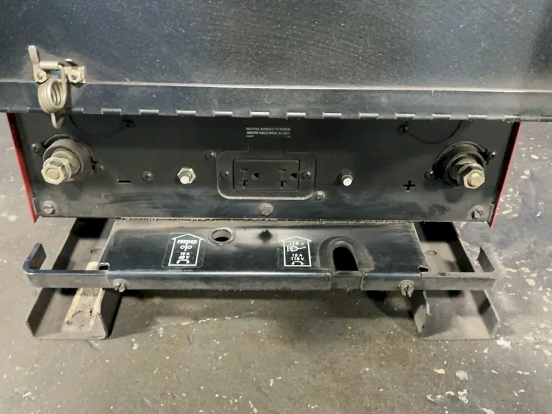 LINCOLN ELECTRIC 82 A MIG WELDER  -  455M POWER WAVE