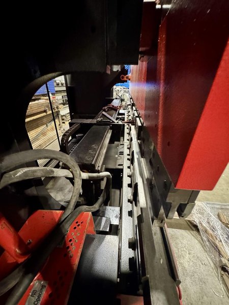 130 Ton 10′ Amada HDS 1303NT Hydraulic Press Brake, 2011 – Tooling Included