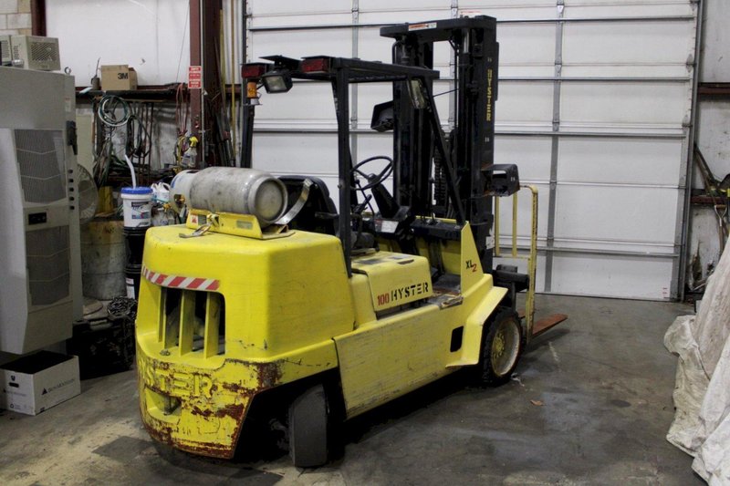 10,000 LB HYSTER LP FORKLIFT