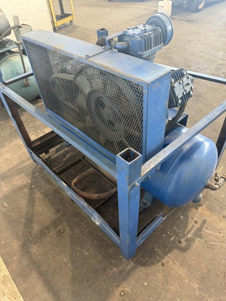 10 HP U.S. ELECTRIC PISTON TYPE AIR COMPRESSOR. STOCK # 0993525