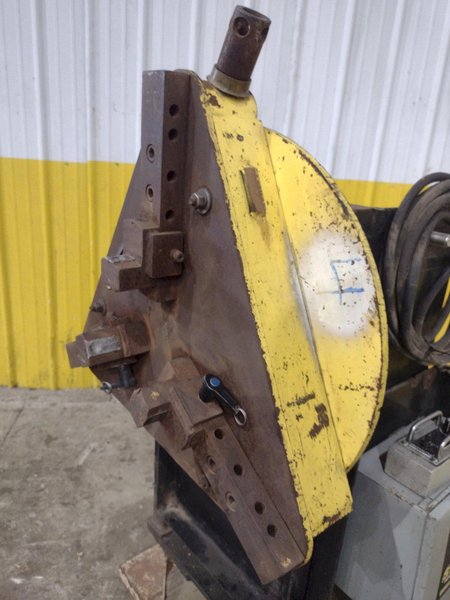 1,250 LB STINGER MODEL #P-1250 PIPE WELDING POSITIONER WITH 30" GRIPPER CHUCK : YOBRO #25215