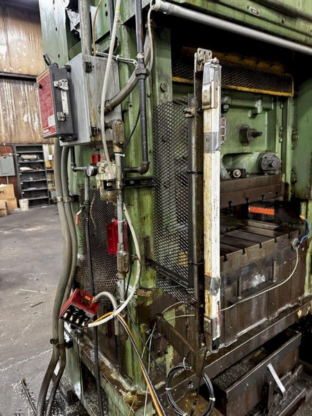 75 TON MINSTER P2-75-42 PIECE MAKER STRAIGHT SIDE HIGH SPEED PRESS. STOCK # 0882925
